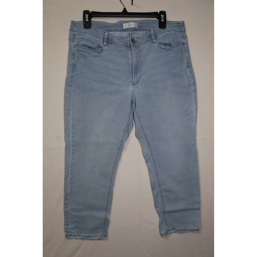 J. Jill Authentic Fit Cropped Jeans Light Wash Frayed Hem Size 12 Womens Denim